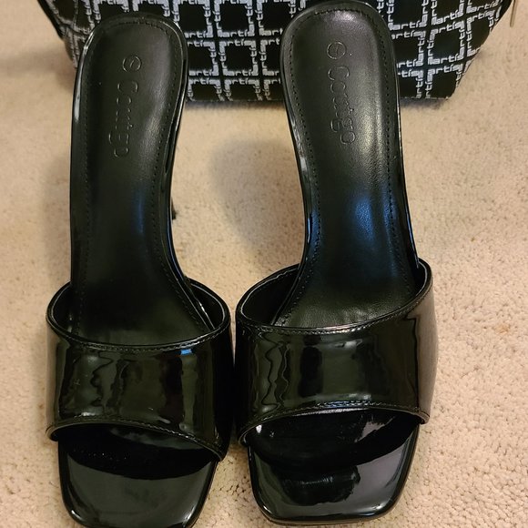 Coutgo Black Slip On Pumps in Size 7 (New) - Picture 1 of 3